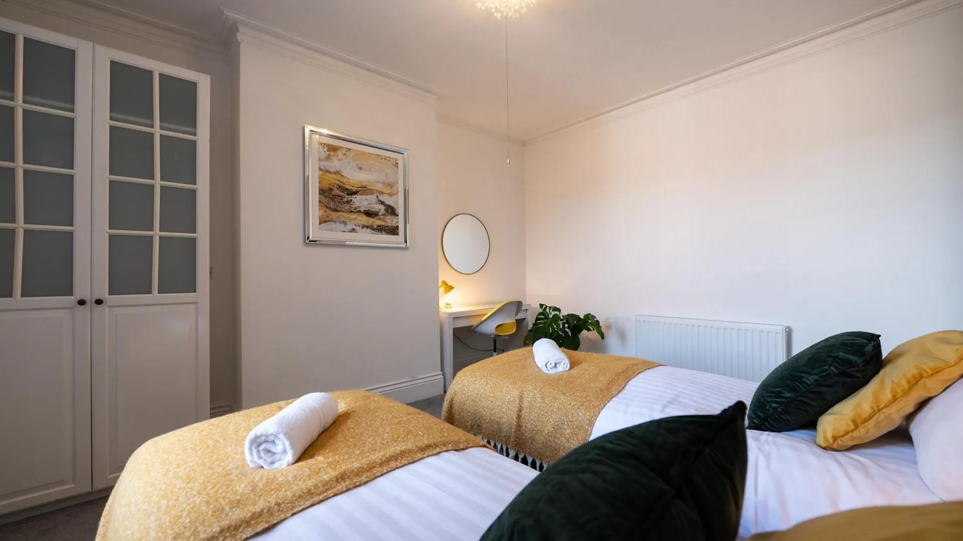 Dom wakacyjny Willa Wingrove 5 Bdrm Large House Free Parking And Wifi Newcastle upon Tyne
